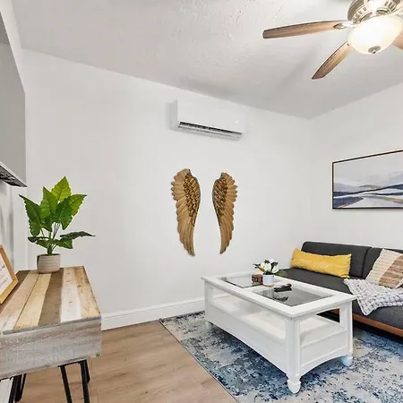Intimate Casita Mia Minutes Away From Airport, Calle 8, Brickell, Coral Gables, The Beach And More! Miami Extérieur photo